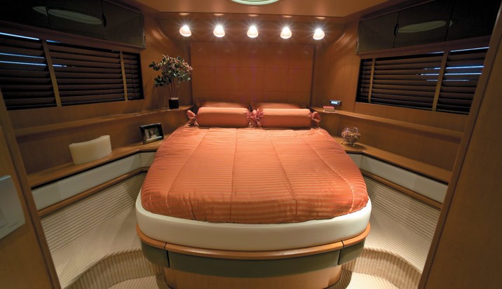 The 24m Yacht LES A