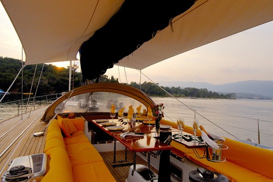 The 24m Yacht MIDNIGHT SUN OF LONDON