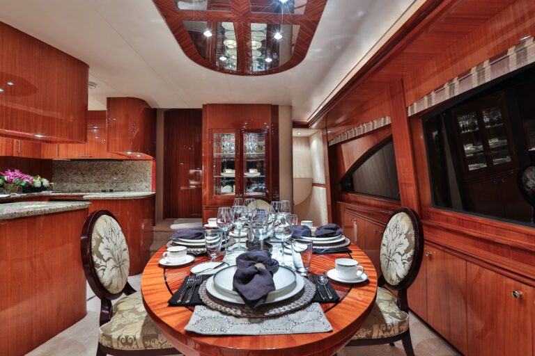The 24m Yacht NO COMPLAINTS