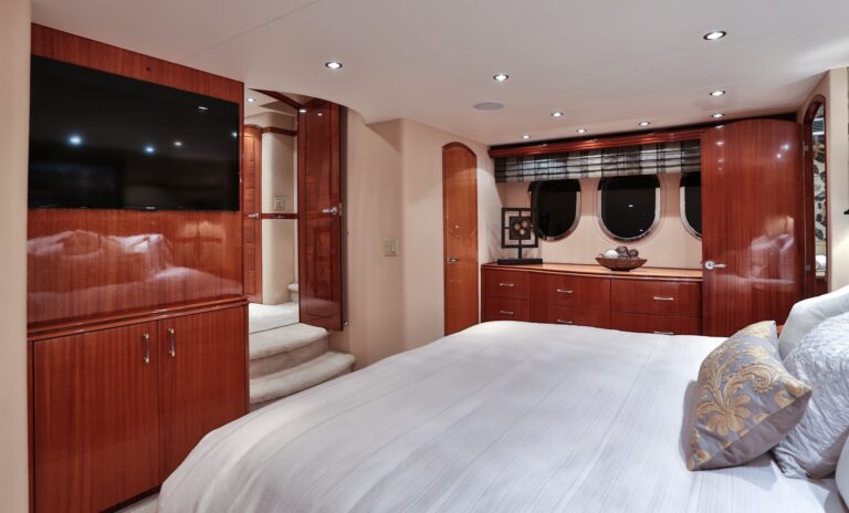 The 24m Yacht NO COMPLAINTS