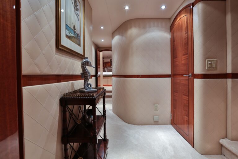 The 24m Yacht NO COMPLAINTS
