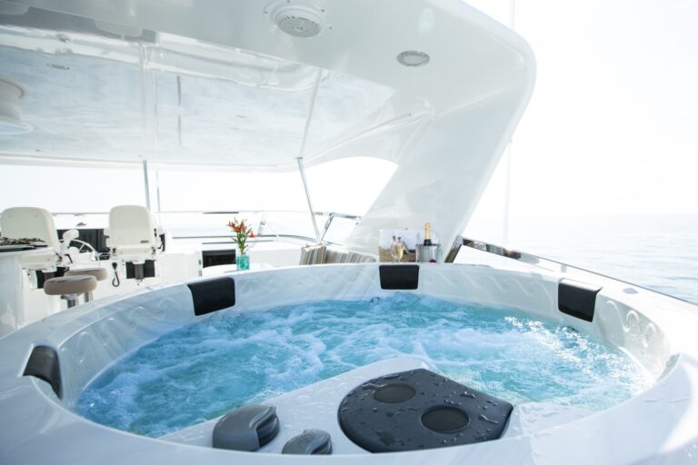 The 24m Yacht NO COMPLAINTS