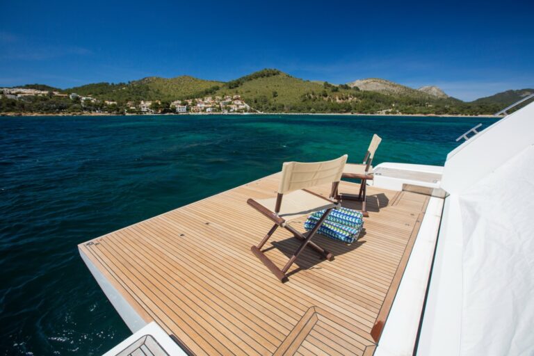 The 24m Yacht TOFFEE CRISP