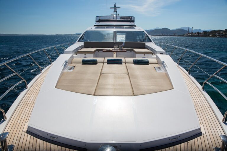 The 24m Yacht TOFFEE CRISP