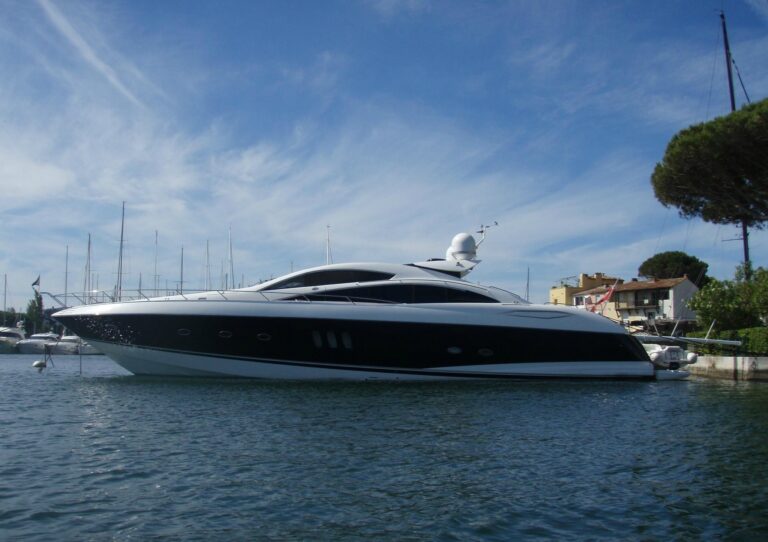The 24m Yacht TWISTED