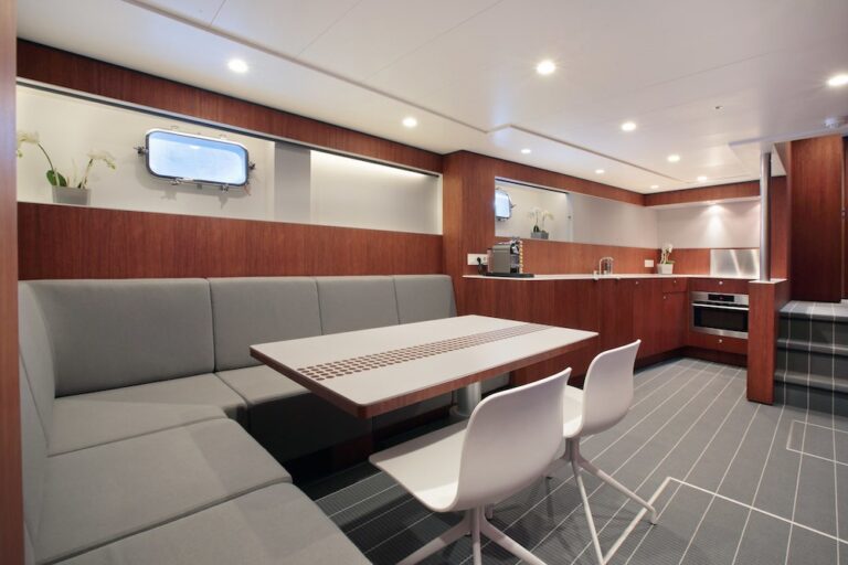 The 24m Yacht YXT ONE