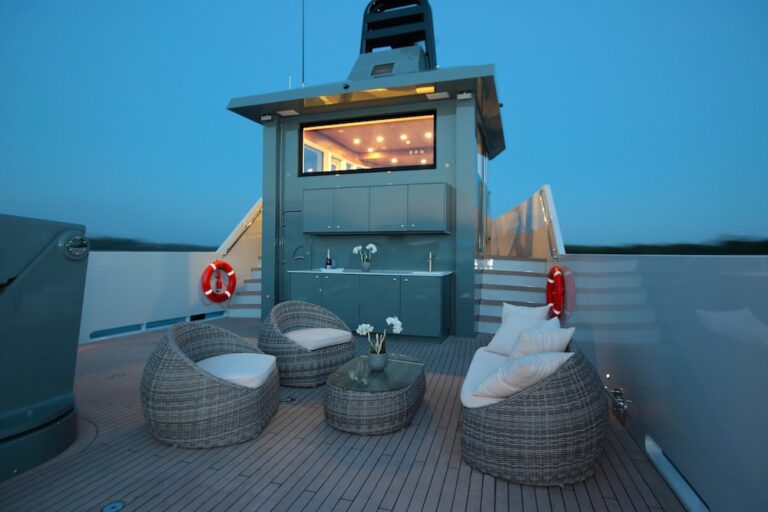 The 24m Yacht YXT ONE