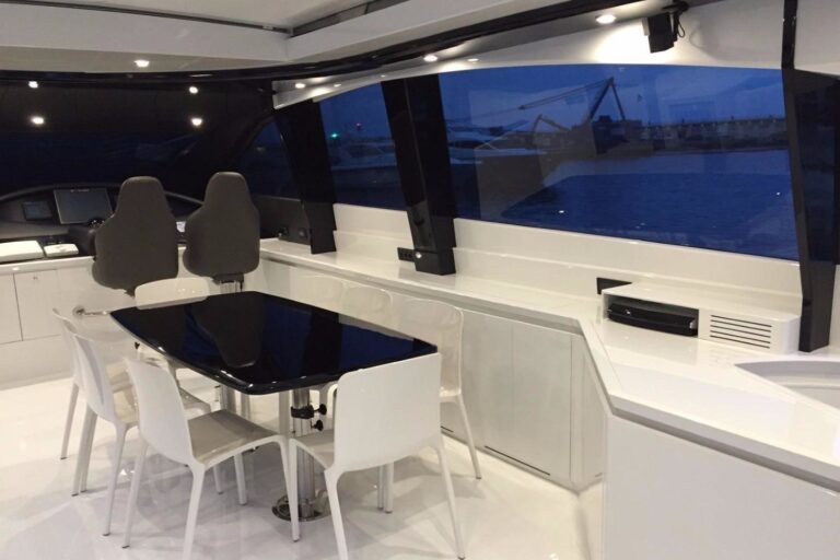 The 25m Yacht FORZA 8