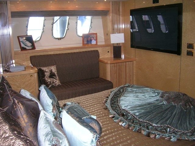 The 25m Yacht IMPULSIVE TOO