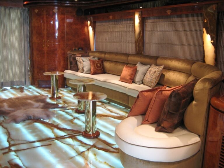 The 25m Yacht JOJO