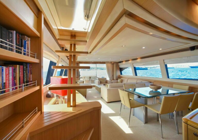 The 25m Yacht JULIE M