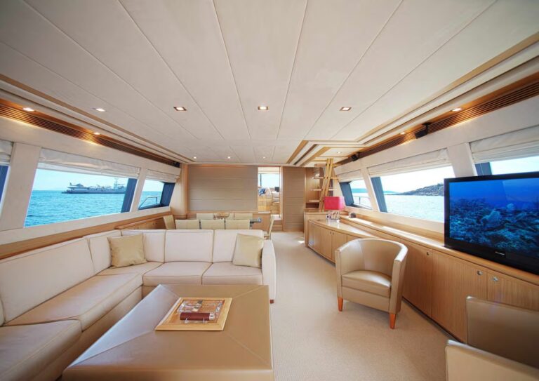 The 25m Yacht JULIE M