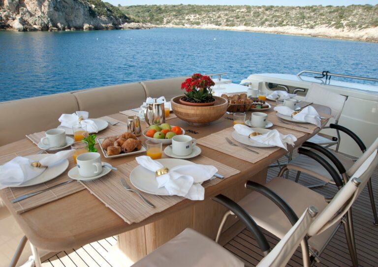 The 25m Yacht JULIE M