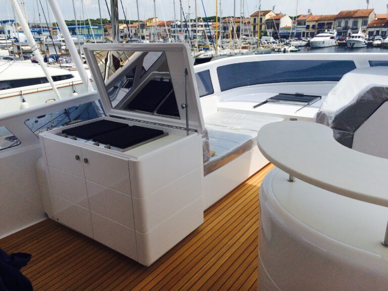 The 25m Yacht MIREDO