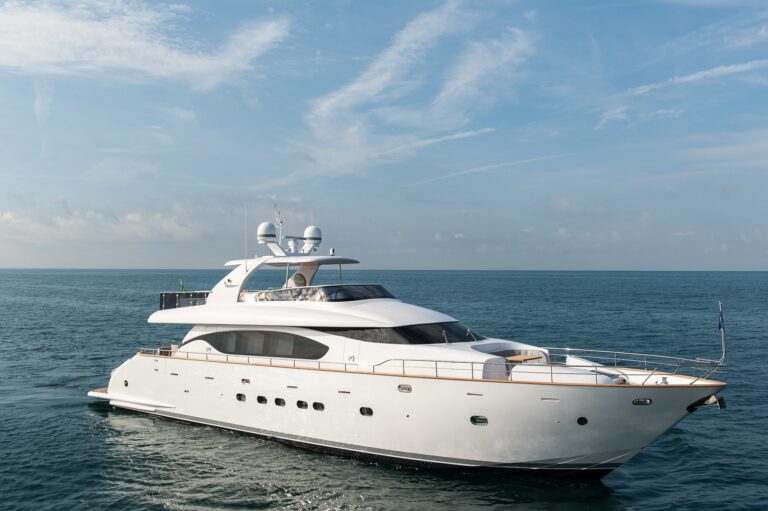 The 25m Yacht MIREDO