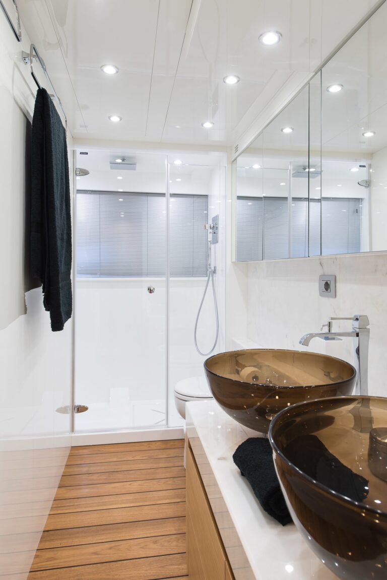 The 25m Yacht MIREDO
