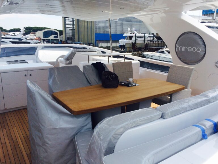 The 25m Yacht MIREDO