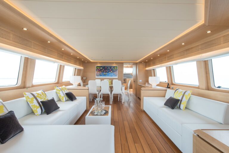The 25m Yacht MIREDO