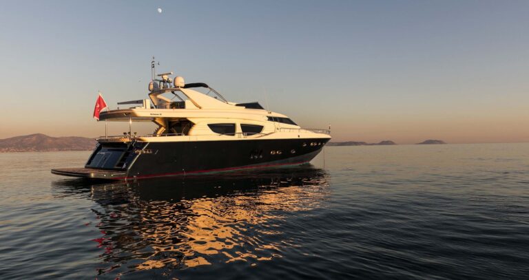 The 25m Yacht MYTHOS