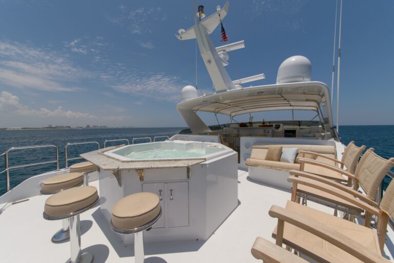 The 25m Yacht PERFECT LADY