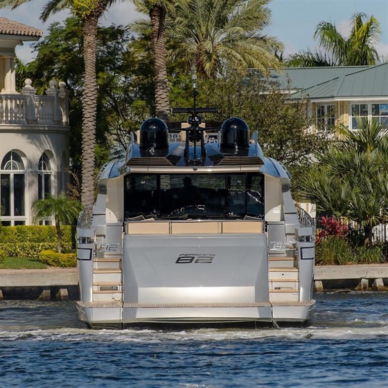 The 25m Yacht PERSHING 82