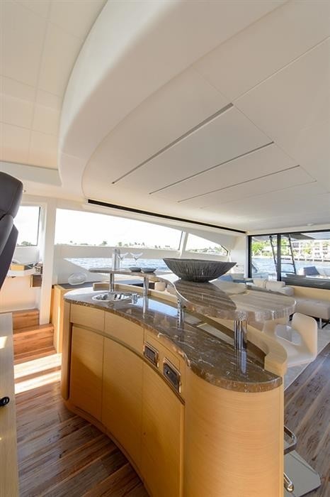 The 25m Yacht PERSHING 82