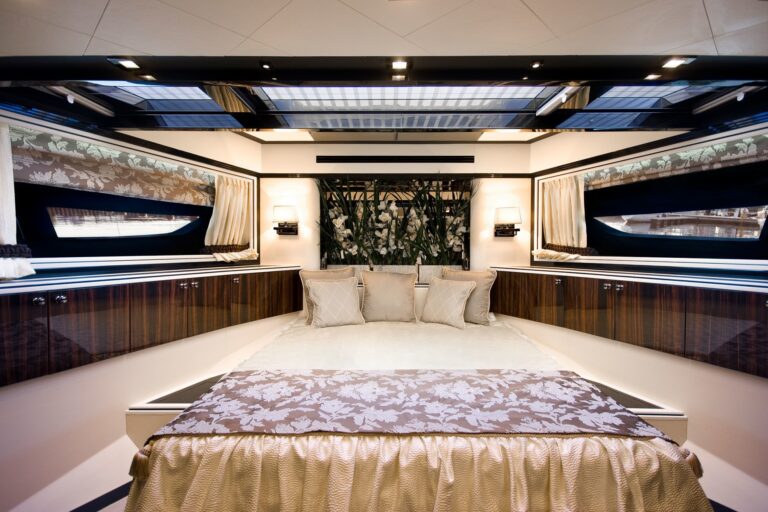 The 25m Yacht QUEEN EKATIERINA