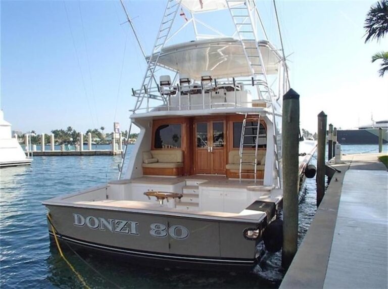 The 25m Yacht R80