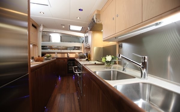The 25m Yacht RAVEN