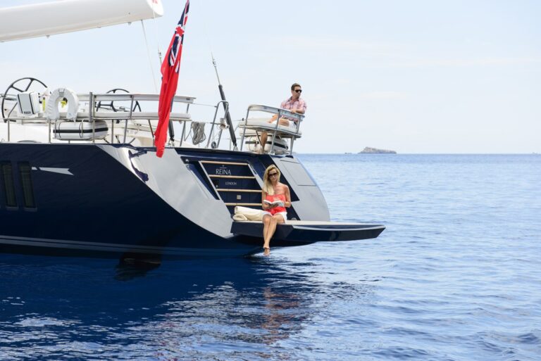 The 25m Yacht REINA