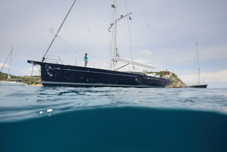 The 25m Yacht REINA