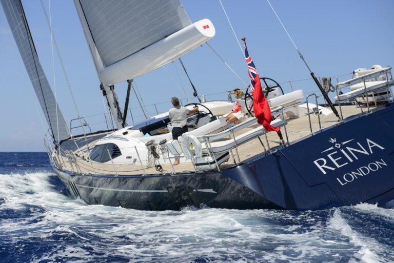 The 25m Yacht REINA
