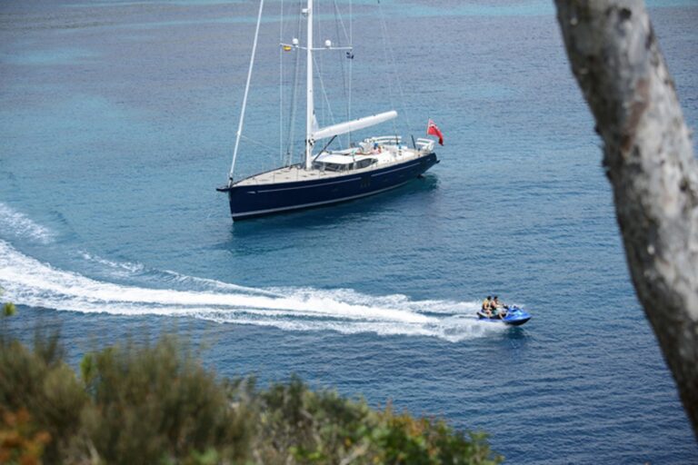 The 25m Yacht REINA