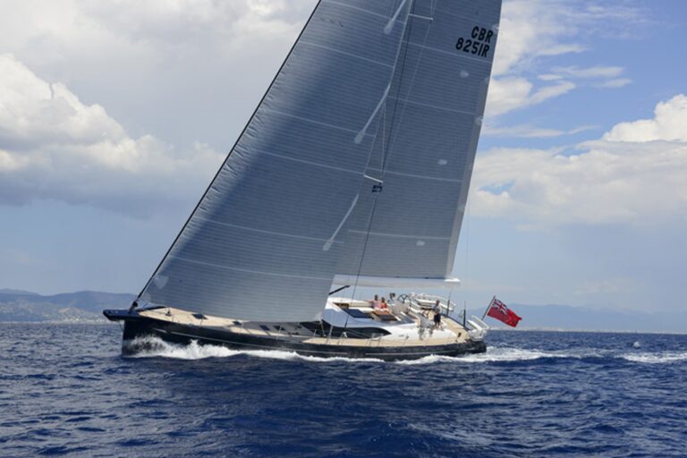 The 25m Yacht REINA