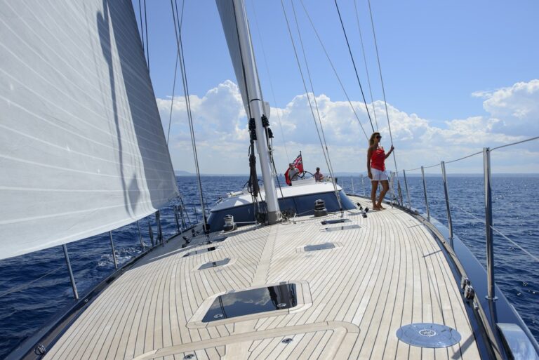The 25m Yacht REINA