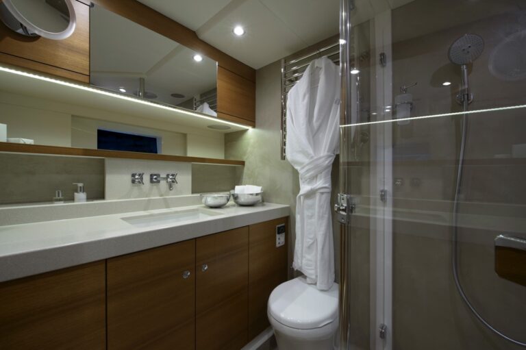 The 25m Yacht REINA