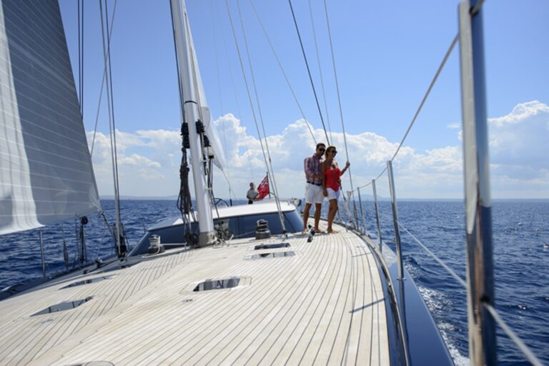 The 25m Yacht REINA