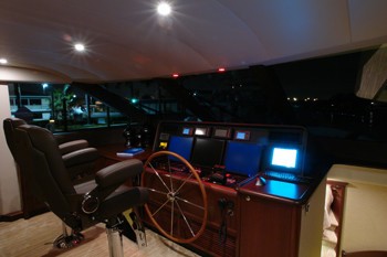 The 25m Yacht SEAS THE MOMENT