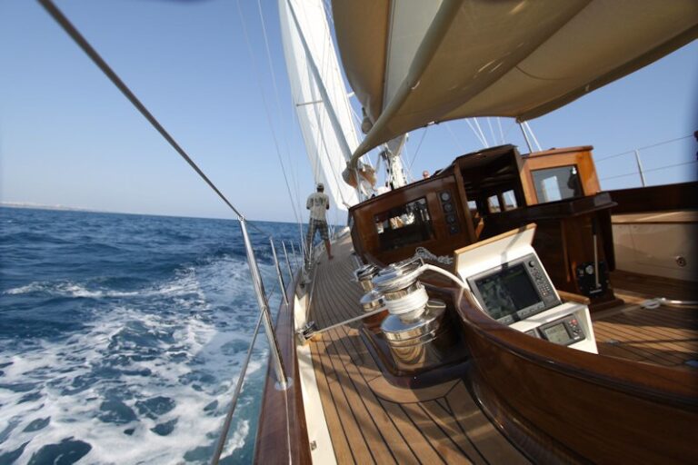 The 25m Yacht SHINDELA
