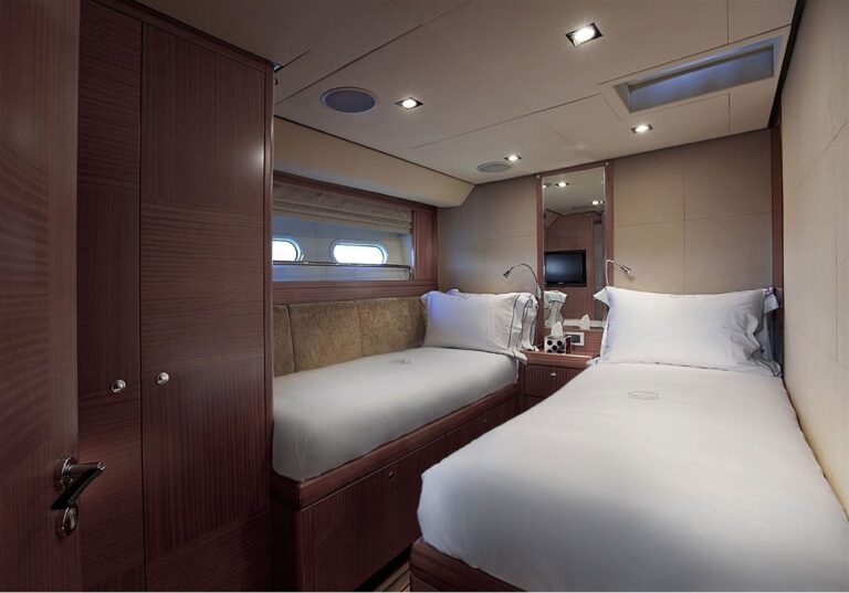The 25m Yacht TWO