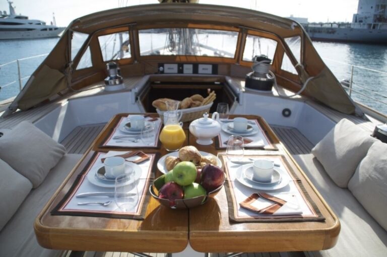 The 25m Yacht VOLADOR