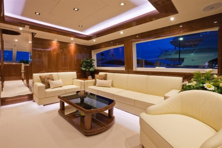 The 25m Yacht WILD DUCK