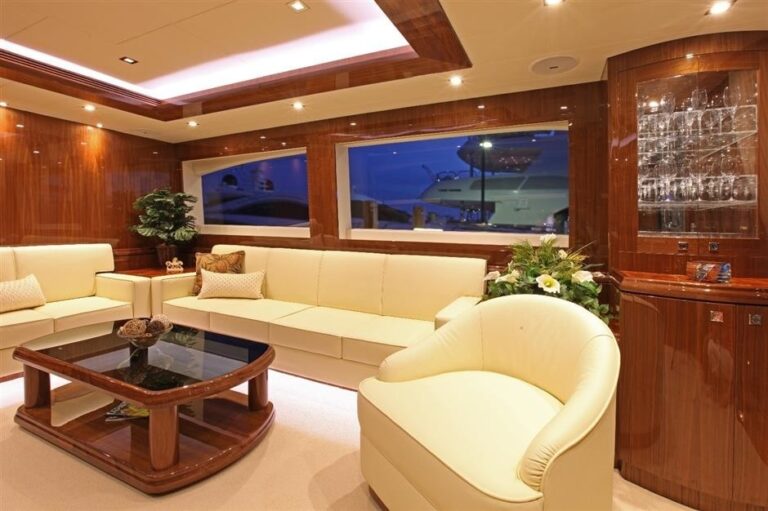 The 25m Yacht WILD DUCK