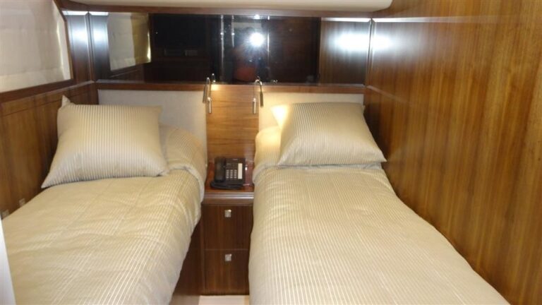The 25m Yacht WILD DUCK