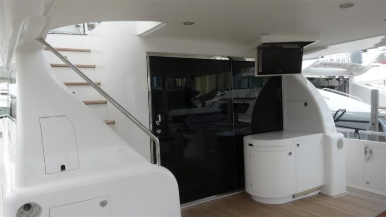 The 25m Yacht WILD DUCK