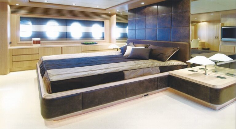 The 26m Yacht AMIR III