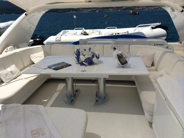 Life On Board Yacht DOUBLE XELLE