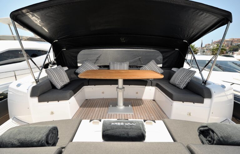 The 26m Yacht FREE WILLI