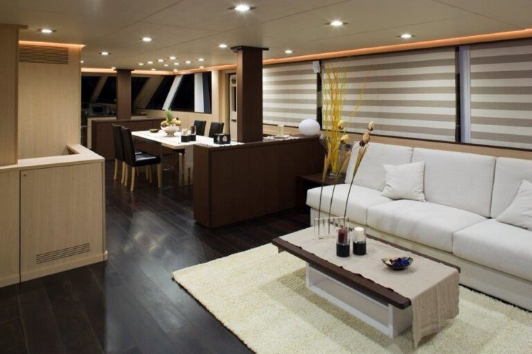The 27m Yacht ARIA