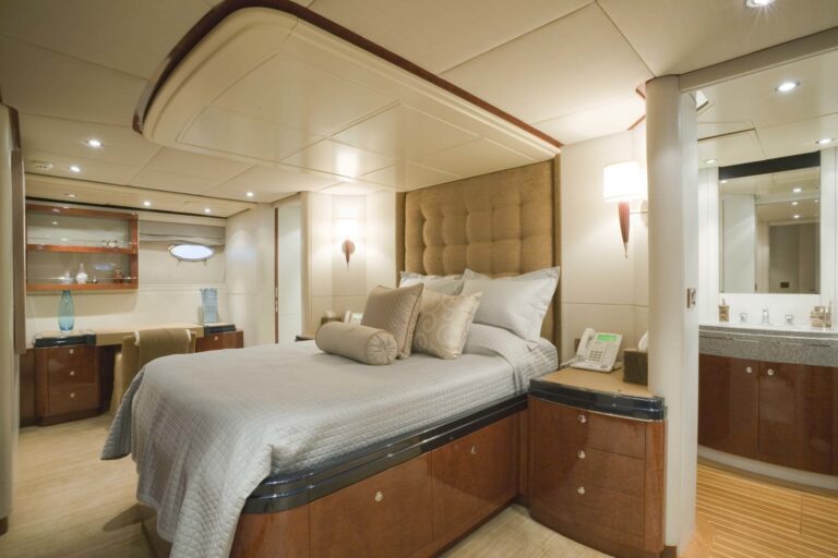 The 27m Yacht ARTHUR'S WAY